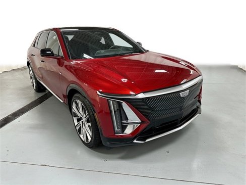 Certified 2024 Cadillac Lyriq Luxury w/ LPO, Floor Liner Package image 1