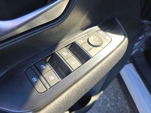 New 2025 Nissan Kicks SV w/ SV Premium Package image 25