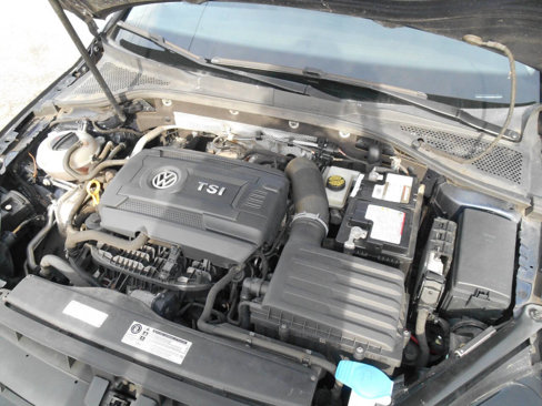Used 2016 Volkswagen Golf S image 11