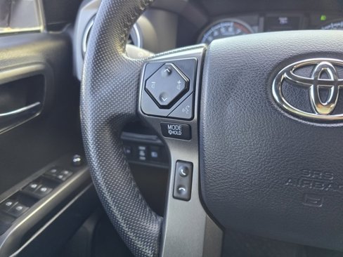 Used 2018 Toyota Tacoma TRD Sport image 28