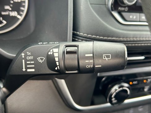 Used 2023 Nissan Rogue S image 40