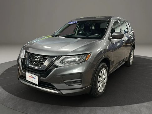 Used 2020 Nissan Rogue S image 1