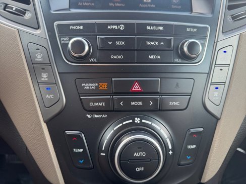 Used 2017 Hyundai Santa Fe SE image 22