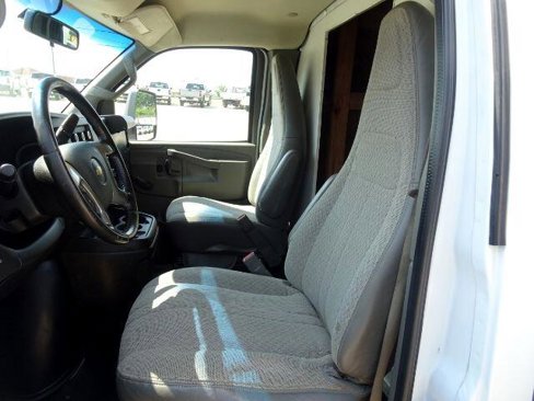 Used 2017 Chevrolet Express 3500 image 18