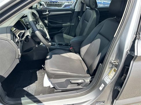 Used 2020 Volkswagen Jetta SE w/ SE Cold Weather Package image 14
