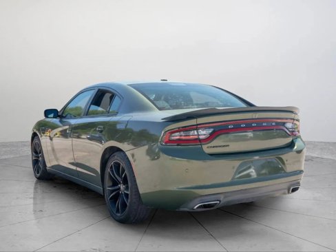 Used 2018 Dodge Charger SXT w/ Blacktop Package image 5