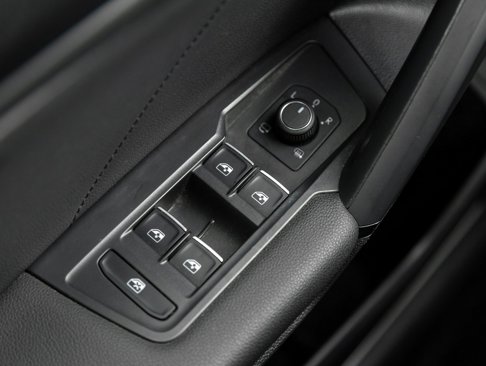 Used 2019 Volkswagen Tiguan SEL Premium R-Line image 19