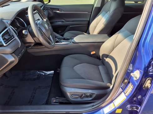 Used 2018 Toyota Camry LE image 25