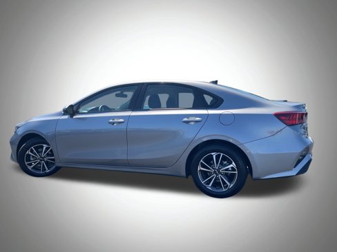 Used 2023 Kia Forte LXS image 8