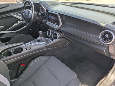 Used 2019 Chevrolet Camaro LT w/ Technology Package image 12