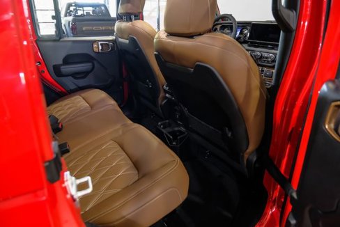 Used 2024 Jeep Wrangler Unlimited Rubicon w/ Technology Group image 82