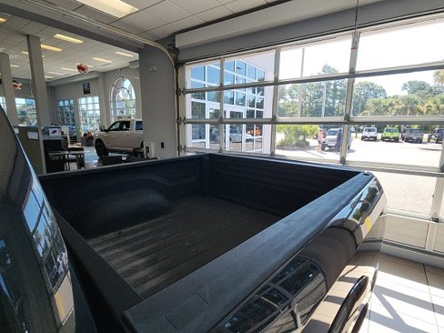 Used 2018 RAM 1500 Laramie w/ Convenience Group image 17