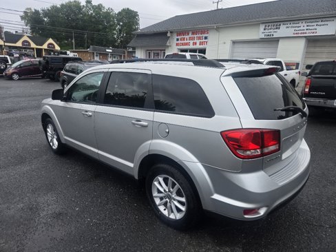 Used 2013 Dodge Journey SXT w/ Flexible Seating Group image 4