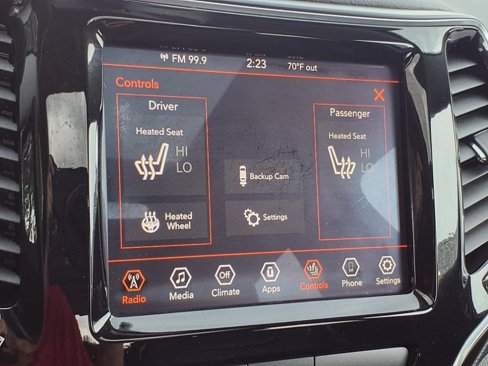 Used 2019 Jeep Cherokee Limited image 23