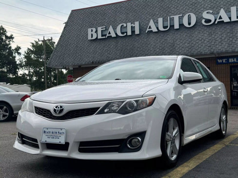 Used 2014 Toyota Camry SE image 3