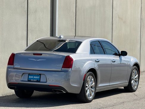 Used 2018 Chrysler 300 Limited w/ Safetytec Plus Group image 29