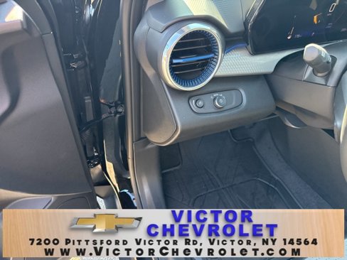 New 2025 Chevrolet Trax LT w/ Driver Confidence Package image 14