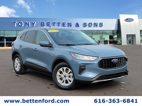 Used 2023 Ford Escape Active w/ Tech Pack #2 image 1