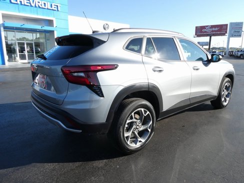 Certified 2024 Chevrolet Trax LT w/ LT Convenience Package image 4