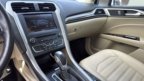 Used 2016 Ford Fusion Energi SE image 19
