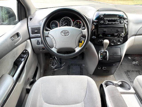 Used 2005 Toyota Sienna LE image 21