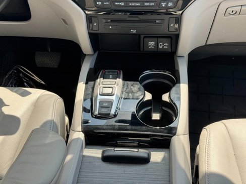 Used 2019 Honda Pilot Touring image 15