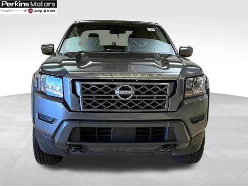 Used 2023 Nissan Frontier SV image 2