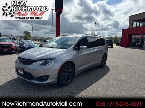 Used 2018 Chrysler Pacifica Touring-L Plus w/ S Appearance Package image 1
