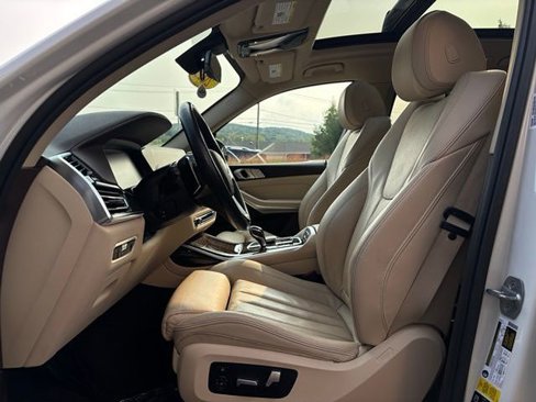 Used 2019 BMW X7 xDrive40i w/ Cold Weather Package image 12
