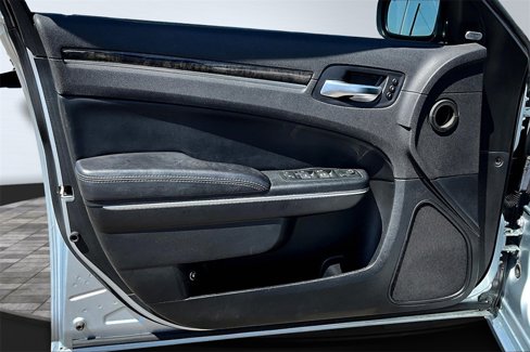 Used 2013 Chrysler 300 C image 23