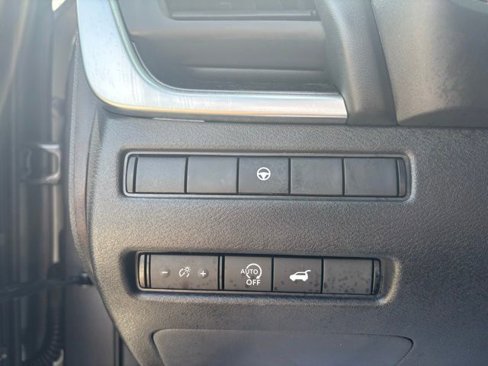 Used 2024 Nissan Rogue SV image 16