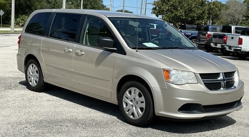 Used 2014 Dodge Grand Caravan SE w/ Quick Order Package 29E SE image 3
