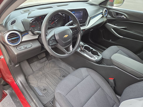 Used 2024 Chevrolet Trax LS w/ LS Convenience Package image 15