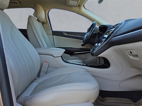Used 2019 Lincoln MKC Reserve image 15