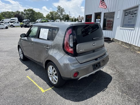 Used 2019 Kia Soul + image 3