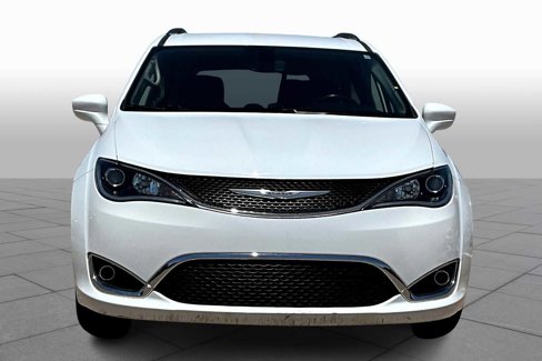 Used 2020 Chrysler Pacifica Touring-L image 3