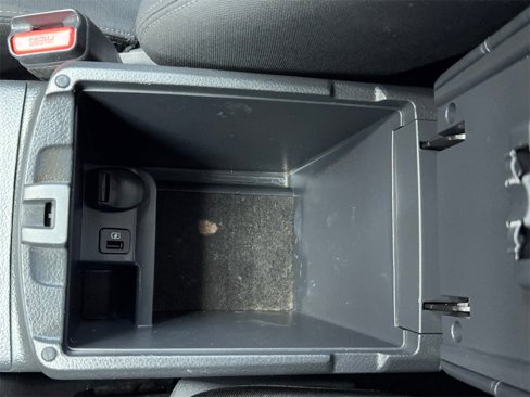 Used 2018 Nissan Rogue SV image 32