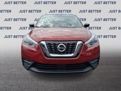 Used 2020 Nissan Kicks SV image 2