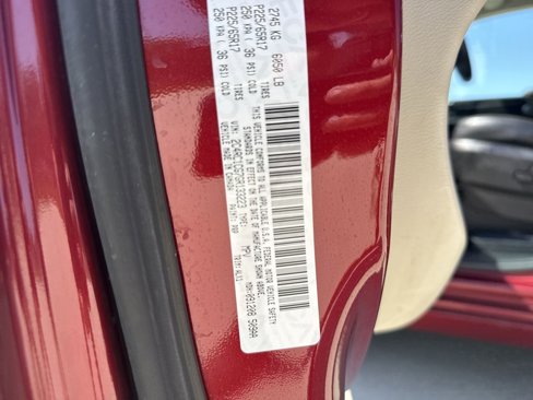 Used 2016 Chrysler Town & Country Touring-L image 25