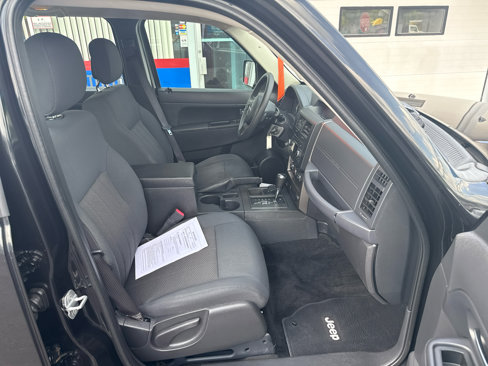 Used 2012 Jeep Liberty Sport image 22