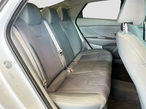 Used 2022 Hyundai Elantra SE image 23