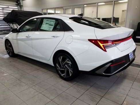 New 2025 Hyundai Elantra SEL image 21