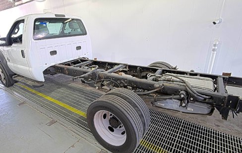 Used 2016 Ford F550 2WD Regular Cab Super Duty image 14