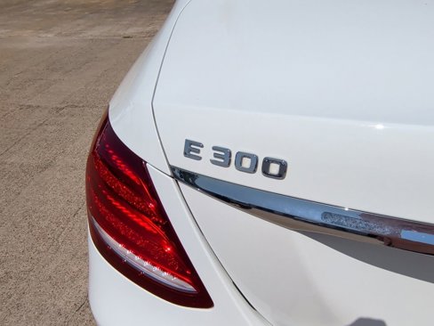 Used 2018 Mercedes-Benz E 300 image 43