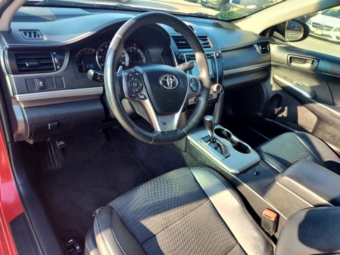 Used 2012 Toyota Camry SE image 12