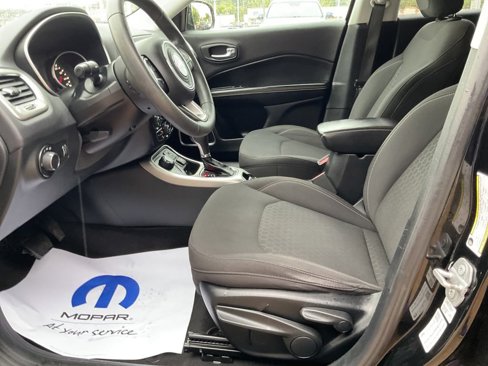 Used 2018 Jeep Compass Sport w/ Tech Group image 9