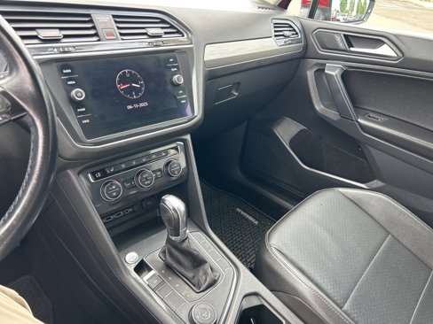 Used 2019 Volkswagen Tiguan SE w/ 3rd Row Seat Package image 14