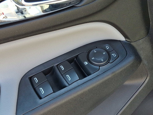 Used 2020 Chevrolet Equinox LS w/ LS Convenience Package image 14