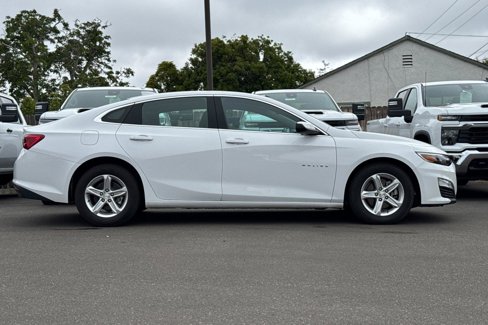 Used 2023 Chevrolet Malibu LT image 3