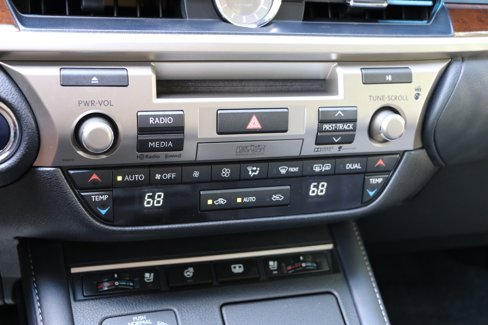 Used 2016 Lexus ES 300h image 24